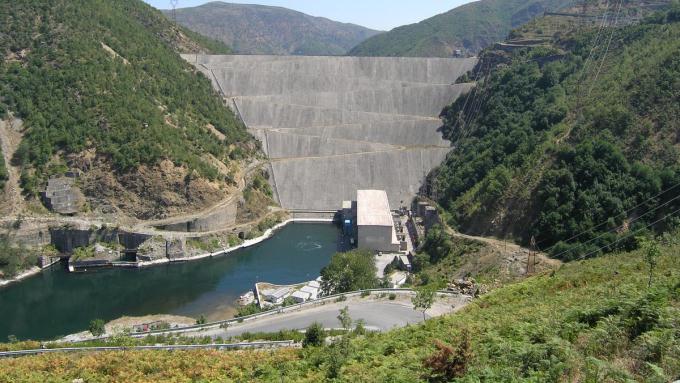 Situata hidrike ne vend ne gjendje kritike: OSHEE blen 100 milione euro energji ne treg